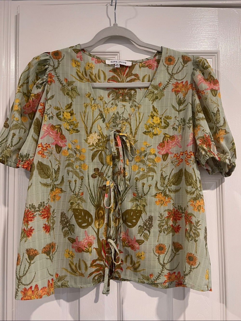 Rose & Olive Sage Green Floral Tie-Front Puff Sleeve Blouse